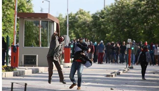 متفرق کردن دانشجویان با گاز اشک آور در ترکیه