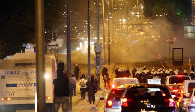 الشرطة التركية تقمع تظاهرات تندد بمقتل محتج