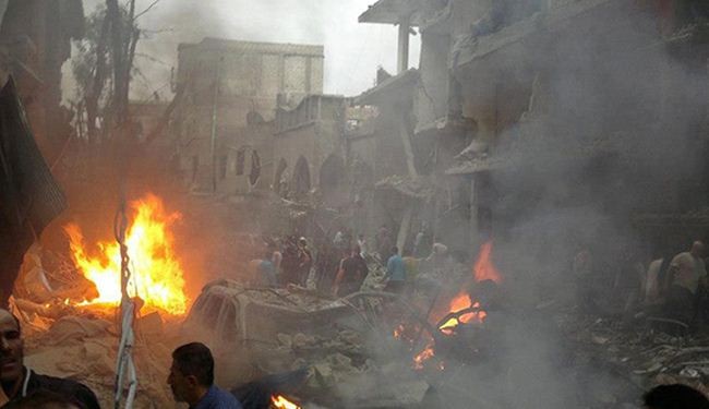 تفجير سيارة مفخخة يودي بحياة عشرات المدنيين بادلب