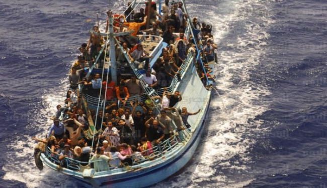 انقاذ 400 مهاجر قبالة صقلية