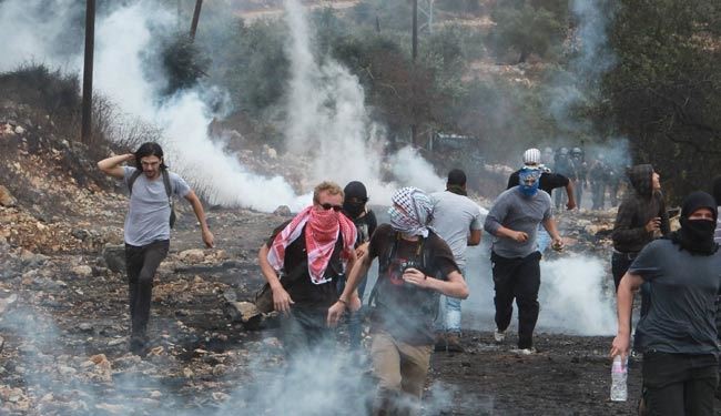 سرکوب تظاهرات فلسطینی ها با گلوله و گاز اشک آور