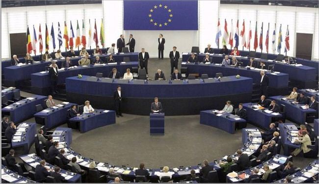 البرلمان الاوروبي يطلب تعليق العمل باتفاقية مع واشنطن