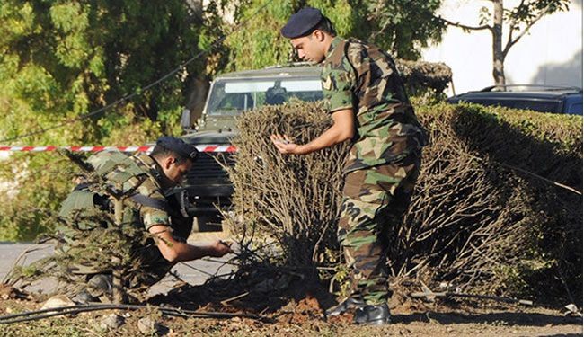 انفجار سيارة ملغومة قرب مركز عسكري في لبنان