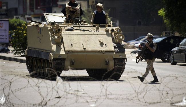 الجيش المصري يغلق ميداني التحرير وعبدالمنعم رياض