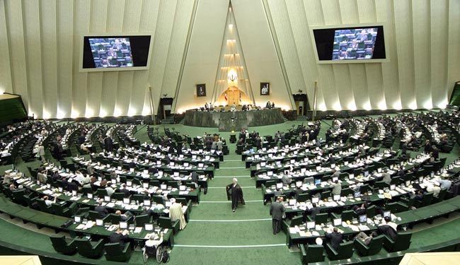 مشروع قرار برلماني يلزم الحكومة بصون حقوق ايران النووية