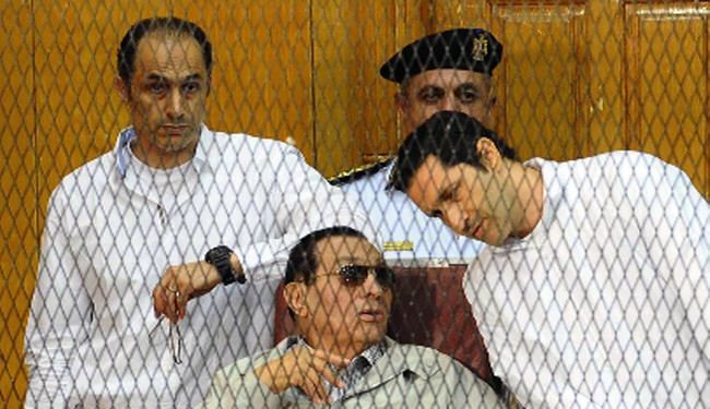 محاكمة جديدة لمبارك لاستيلائه على اموال عامة