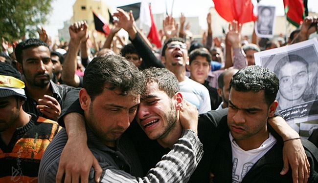 پدران شهدای بحرینی بازجویی می شوند