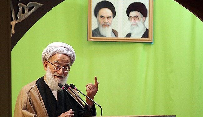 خطيب طهران: لا تنازل عن المبادئ والخطوط الحمراء