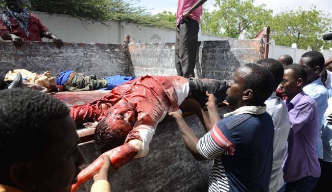 11 قتيلا في انفجارات استهدفت فندقا يرتاده مسؤولون بالصومال