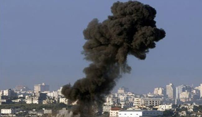 الاحتلال يشن غارات جوية على غزة واصابة طفل