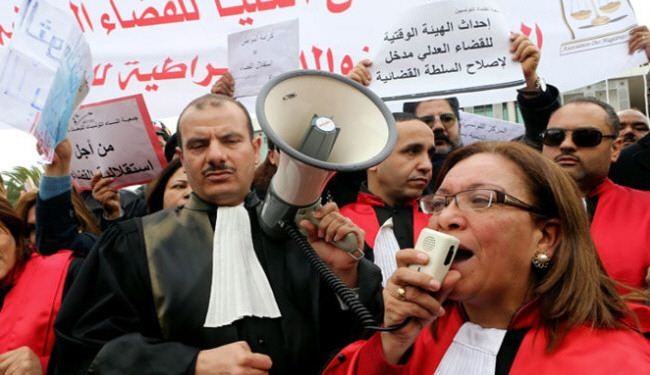 قضاة في تونس يضربون عن العمل للمطالبة باستقلال القضاء