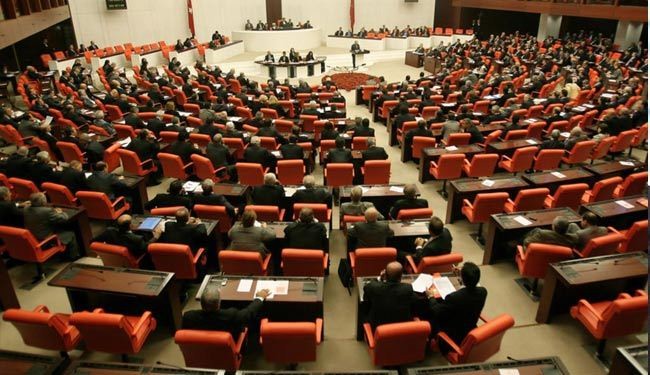 برلمانية تركية: حكومة أردوغان ساهمت في دخول القاعدة إلى سوريا