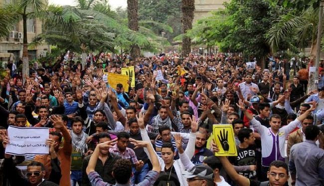انصار مرسي يدعون الى ۱۸ يوما من التظاهرات في مصر