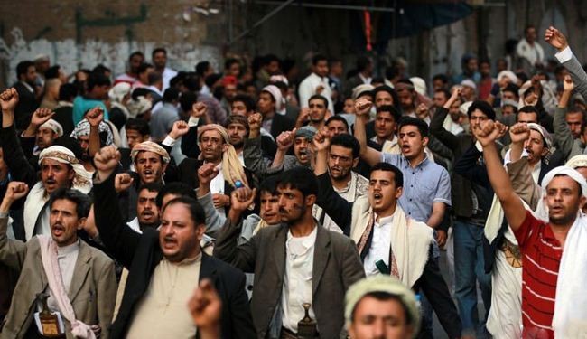 آلاف الحوثيين يتظاهرون في صنعاء للمطالبة بإسقاط الحكومة