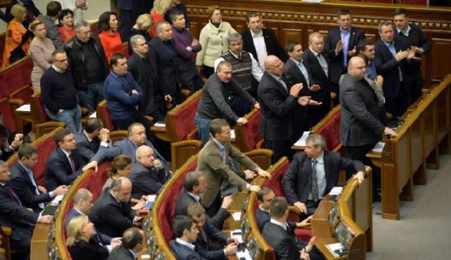 البرلمان الاوكراني يقر عفوا عن المحتجين