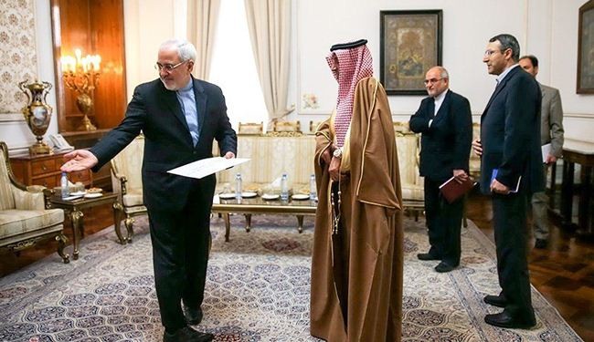 بالصور: ظريف يتسلم أوراق اعتماد سفراء السعودية وقبرص وبوروندي