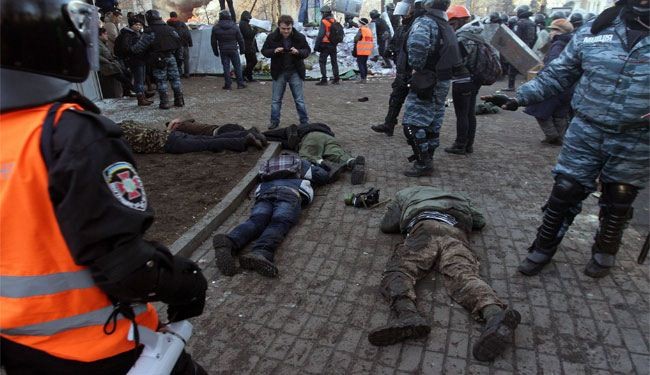 مقتل 16 شخصاً في مواجهات کییف ويانوكوفيتش یتهم المعارضة