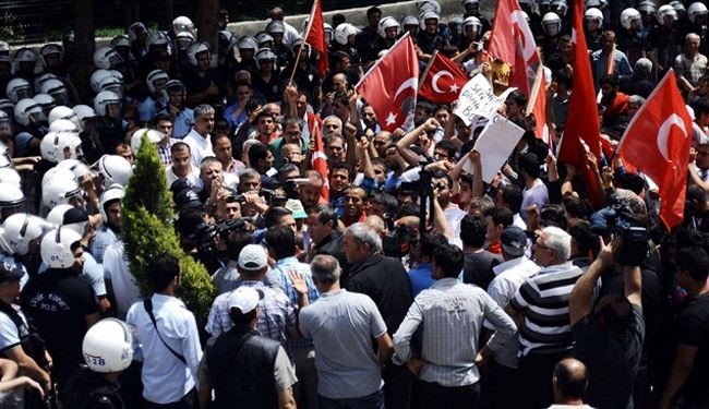 تظاهرات علیه اردوغان در ترکیه ادامه دارد