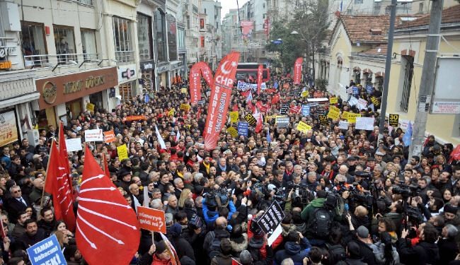 تظاهرات في تركية بعد وفاة فتى اصيب باحتجاجات ميدان تقسيم