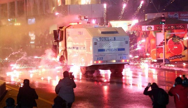 اعتقالات لمحتجين ضد اردوغان تتحول لاشتباكات مع الشرطة