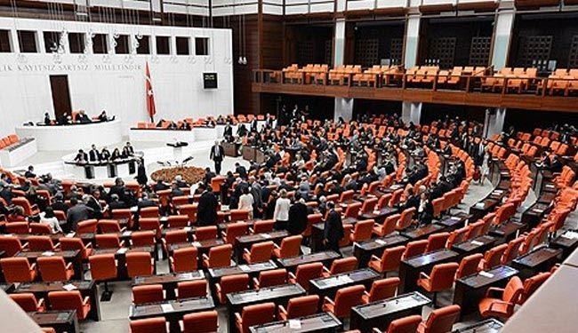 هل طالبت المعارضة التركية البرلمان النظر بفساد الوزراء؟