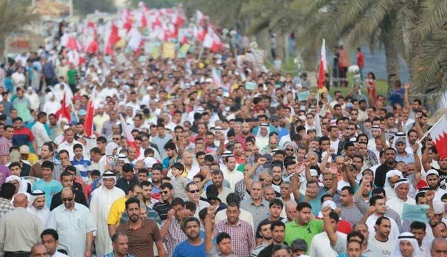 آلاف البحرينيين يتظاهرون قرب المنامة رفضا للتمييز الطائفي