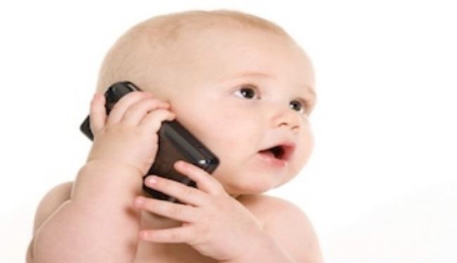 تلفن بازی نوزاد، والدین قاچاقچی را لو داد!