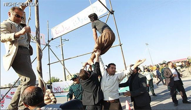 عائلة ايرانية تعفو عن قاتل ابنها بعد 3 دقائق من تنفيذ الاعدام