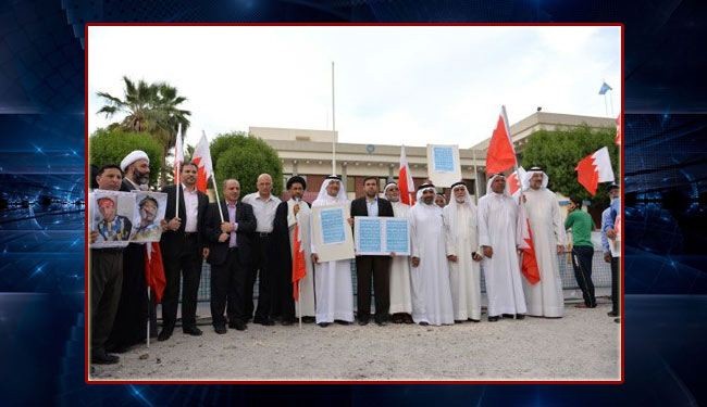 مسيرات في البحرين تطالب بالافراج عن المعتقلين وحماية الشعب