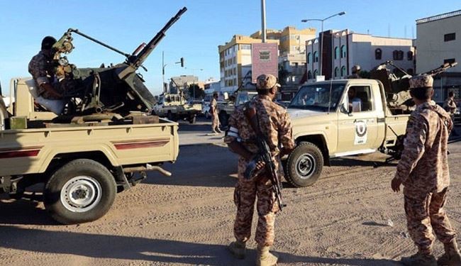 لیبی در مرز خود با مصر خندق می‌کَند