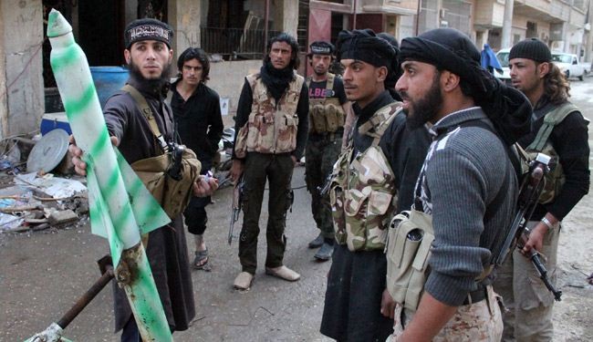 100 الف نازح من دير الزور جراء المعارك بين داعش والنصرة