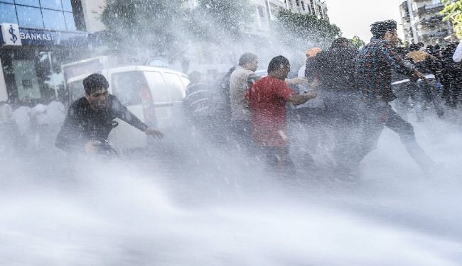 تركيا ..الشرطة تستخدم الغاز المسيل للدموع ضد محتجين