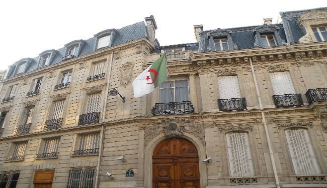 الجزائر تغلق سفارتها في ليبيا لوجود 