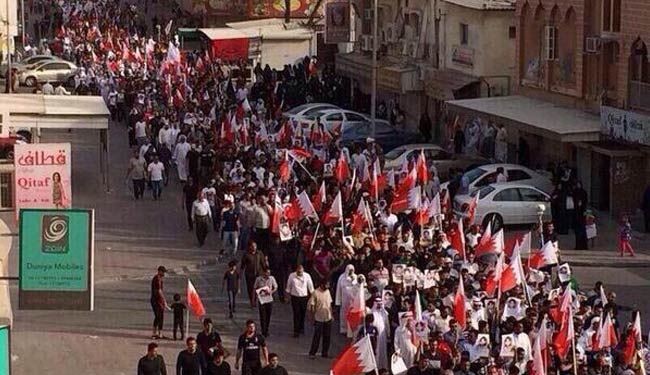 حشود بحرينية غاضبة تشيع الشهيد محمود وتطالب بالقصاص