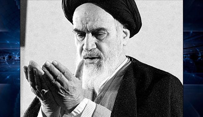 في الذكرى 25 لرحيل الامام الخميني باني الجمهورية الاسلامية في ايران
