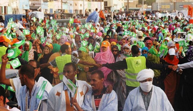 الاف المعارضين الموريتانيين يتظاهرون ضد الانتخابات الرئاسية