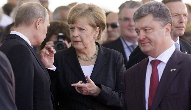 بوتين يلتقي بوروشنكو و يبدي ارتياحه للمحادثات مع الغربيين