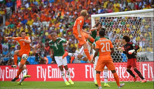 هولندا تقلب الطاولة على المكسيك وتبلغ ثمن النهائي