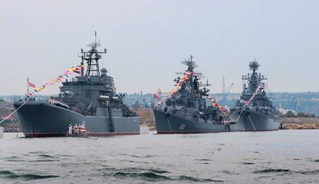 الأسطول الروسي يجري مناورات قبال