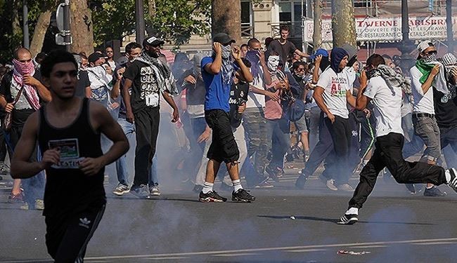 مظاهرة في باريس احتجاجاً على الهجمات الإسرائيلية ضد غزة