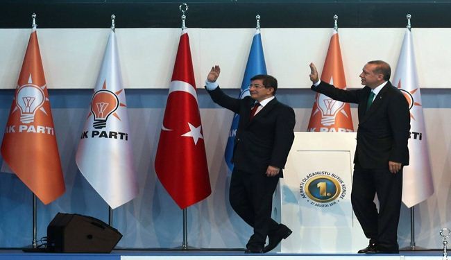 إردوغان يتسلم مهامه رسمياً اليوم، وأوغلو يخلفه في الحزب