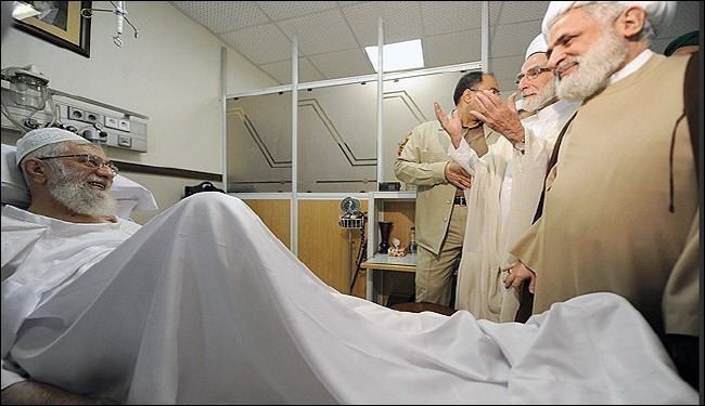 بالصور/ علماء الدول الاسلامية يعودون قائد الثورة الاسلامية بالمستشفى