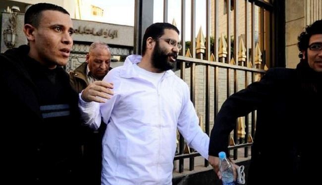 الناشط المصري علاء عبد الفتاح يطالب بالغاء قانون تنظيم التظاهر