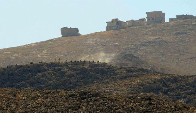 الجيش اللبناني يدك مواقع المسلحين في جرود عرسال