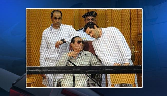 الجنايات المصرية تؤجل النطق بالحكم النهائي على مبارك ونجليه