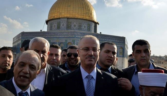 رئيس الوزراء الفلسطيني يزور المسجد الأقصى