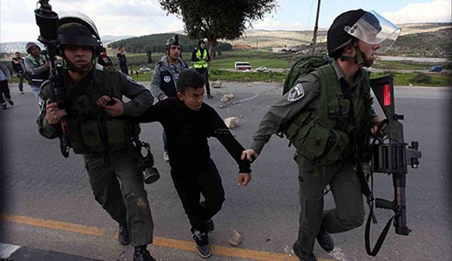 اصابة 40 فلسطينيا واعتقال 13 باقتحام الاحتلال للاقصى