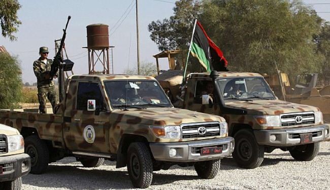 الجيش الليبي يواجه مقاومة عنيفة من المسلحين في بنغازي