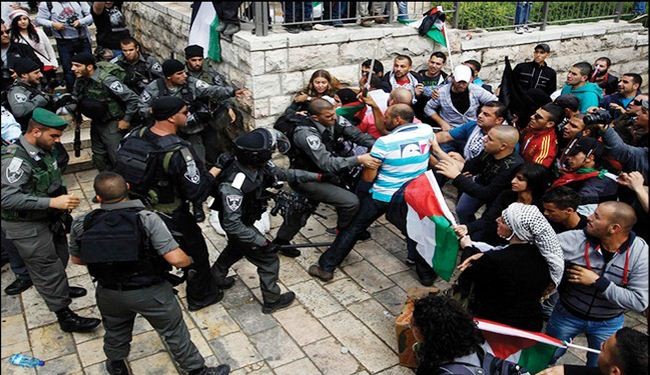 مواجهات في القدس والاحتلال يعتقل 14 فلسطينيا بينهم طفل
