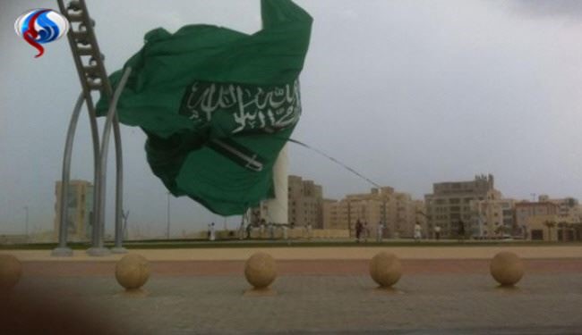 سقوط پرچم سعودی از بلندترین پایۀ دنیا + تصاویر
